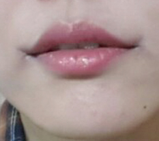 Pretty mouth corners >_<