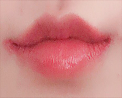 Khóe môi đẹp quá không ㅠ?