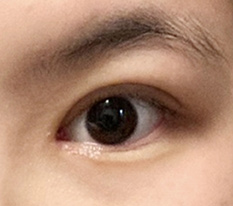 Escaped small clam-like eyes~~!! I love the line :)